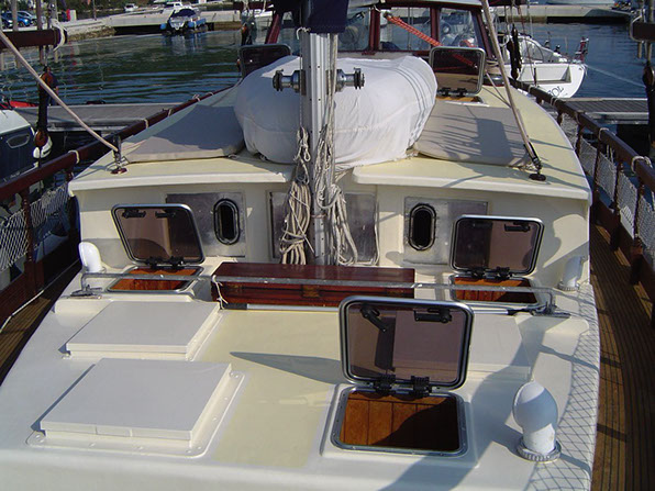 Segelyacht-mit-Skipper-Boot-Exterior-08