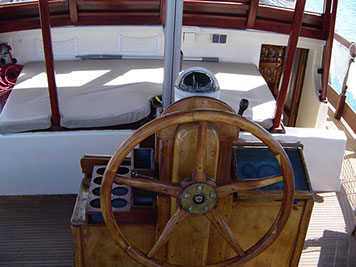 Segelyacht-mit-Skipper-Boot-Exterior-11
