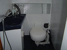 Segelyacht-mit-Skipper-Boot-Interior-04