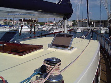Segelyacht-mit-Skipper-Boot-Exterior-05