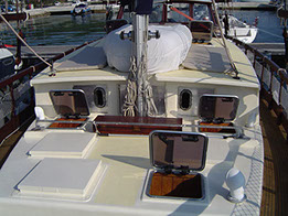 Segelyacht-mit-Skipper-Boot-Exterior-08